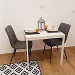 Monteverde Rhome 公寓 *